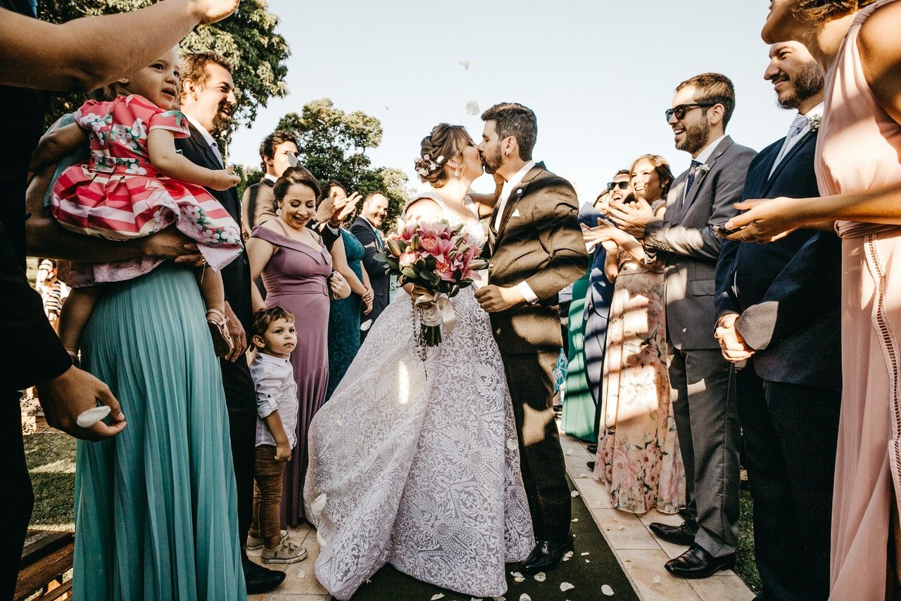 Quelle tenue choisir quand on est invité à un mariage ?